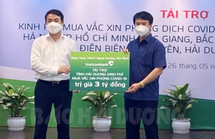 Vietcombank tài trợ Hải Dương 3 tỷ đồng để mua vaccine phòng Covid-19